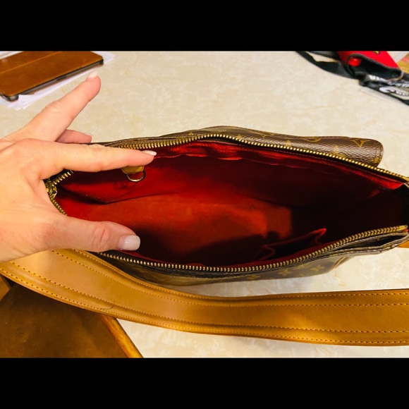 Authentic Louis Vuitton shoulder bag💯 - Picture 5 of 9